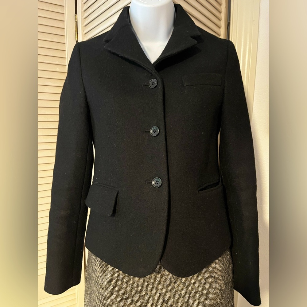 Uniqlo black wool blazer slightly cropped hits above hips 3 pockets notch collar